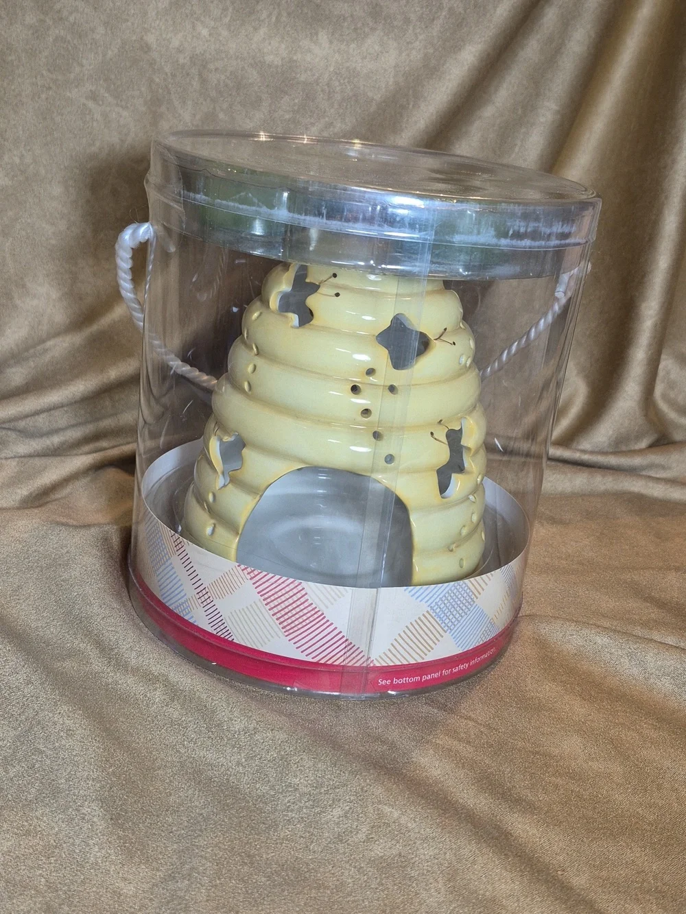 Yankee Candle•Beehive Luminary Gift Set•Meadow Showers Tea Lights (4) - Picture 4 of 8